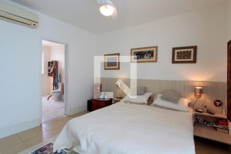 Casa à venda com 250m², 5 quartos e 2 vagasQuarto 5 suíte