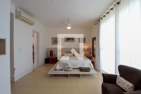 Casa à venda com 250m², 5 quartos e 2 vagasQuarto 5 suíte