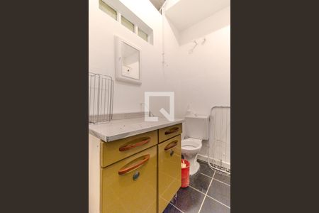 Banheiro de kitnet/studio para alugar com 1 quarto, 32m² em Santa Ifigênia, São Paulo