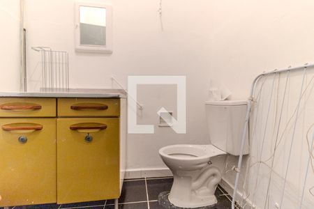 Banheiro de kitnet/studio para alugar com 1 quarto, 32m² em Santa Ifigênia, São Paulo