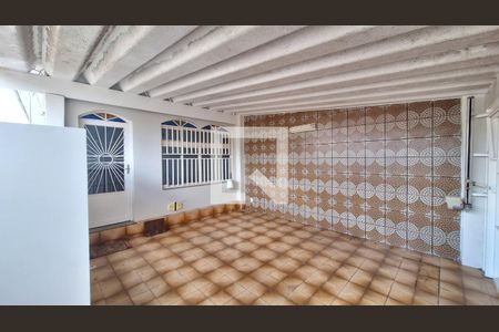 Casa para alugar com 50m², 1 quarto e 2 vagas Casa para alugar com 50m², 1 quarto e 2 vagasGaragem