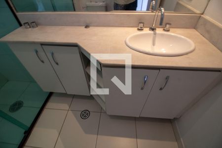 Apartamento à venda com 123m², 3 quartos e 1 vaga Apartamento à venda com 123m², 3 quartos e 1 vagaBanheiro da Suíte
