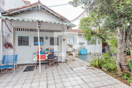 Casa à venda com 300m², 3 quartos e 4 vagas Casa à venda com 300m², 3 quartos e 4 vagasQuintal