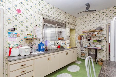 Casa à venda com 300m², 3 quartos e 4 vagas Casa à venda com 300m², 3 quartos e 4 vagasCozinha