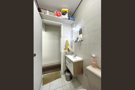 Casa à venda com 103m², 2 quartos e 2 vagasBanheiro 