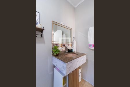 Casa à venda com 160m², 4 quartos e 4 vagasBanheiro da suíte