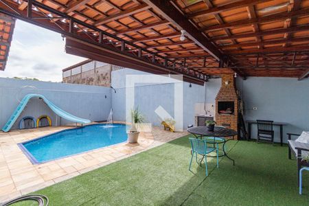 Casa à venda com 160m², 4 quartos e 4 vagasQuintal
