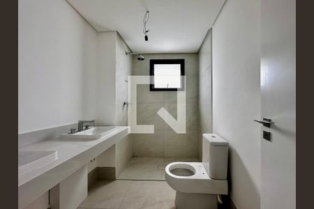 Apartamento à venda com 137m², 3 quartos e 2 vagas Apartamento à venda com 137m², 3 quartos e 2 vagasBanheiro Suíte 2