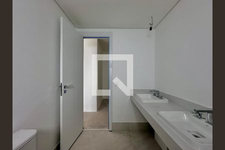 Apartamento à venda com 137m², 3 quartos e 2 vagas Apartamento à venda com 137m², 3 quartos e 2 vagasBanheiro Suíte 2