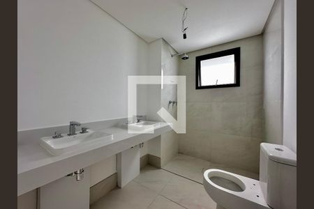 Apartamento à venda com 137m², 3 quartos e 2 vagas Apartamento à venda com 137m², 3 quartos e 2 vagasBanheiro Suíte 2