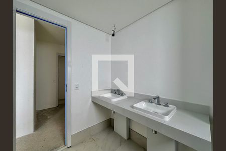 Apartamento à venda com 137m², 3 quartos e 2 vagas Apartamento à venda com 137m², 3 quartos e 2 vagasBanheiro Suíte 2