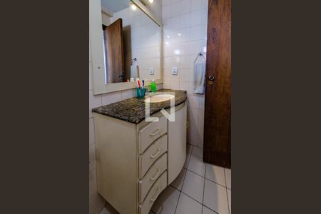 Apartamento à venda com 212m², 4 quartos e 2 vagasBanheiro suíte