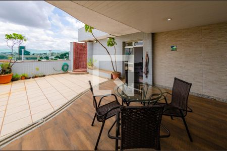 Apartamento à venda com 212m², 4 quartos e 2 vagasCobertura