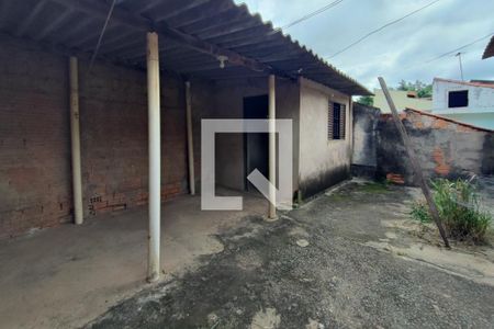 Casa à venda com 160m², 3 quartos e 2 vagasQuintal - Fundos