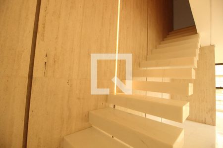 Apartamento à venda com 220m², 3 quartos e 2 vagasEscadas