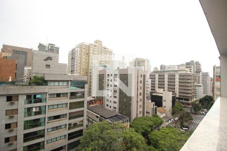 Apartamento à venda com 220m², 3 quartos e 2 vagasVista