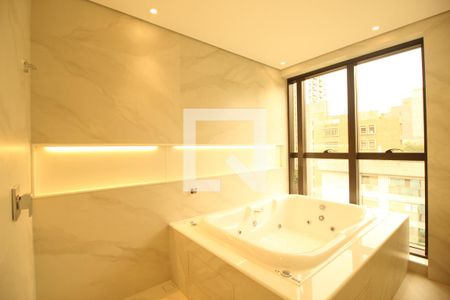 Apartamento à venda com 220m², 3 quartos e 2 vagasBanheiro 3