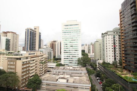 Apartamento à venda com 220m², 3 quartos e 2 vagasVista