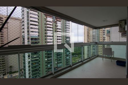 Varanda de apartamento para alugar com 3 quartos, 110m² em Barra da Tijuca, Rio de Janeiro