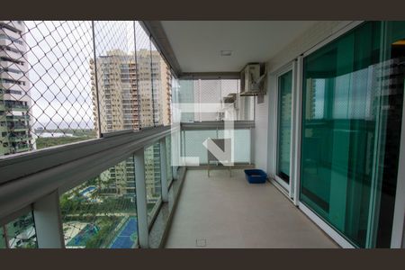 Varanda de apartamento para alugar com 3 quartos, 110m² em Barra da Tijuca, Rio de Janeiro