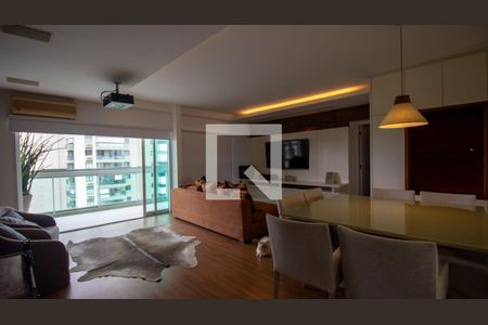 Sala de apartamento para alugar com 3 quartos, 110m² em Barra da Tijuca, Rio de Janeiro