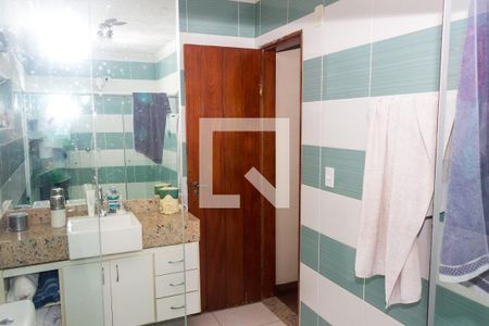 Casa à venda com 250m², 4 quartos e 2 vagasBanheiro da Suíte 2