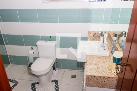 Casa à venda com 250m², 4 quartos e 2 vagasBanheiro da Suíte 2