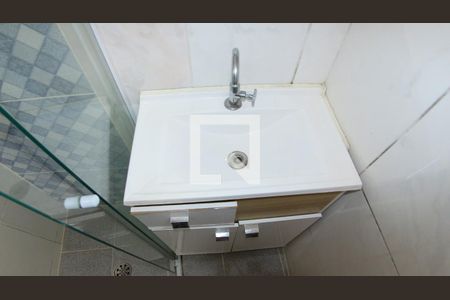 Casa à venda com 67m², 3 quartos e 1 vaga Casa à venda com 67m², 3 quartos e 1 vagaBanheiro