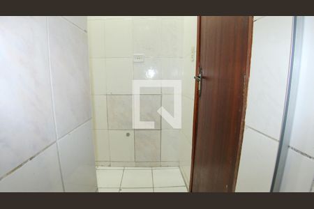 Casa à venda com 67m², 3 quartos e 1 vaga Casa à venda com 67m², 3 quartos e 1 vagaBanheiro