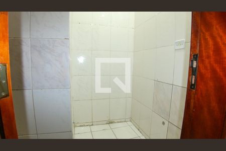Casa à venda com 67m², 3 quartos e 1 vaga Casa à venda com 67m², 3 quartos e 1 vagaBanheiro
