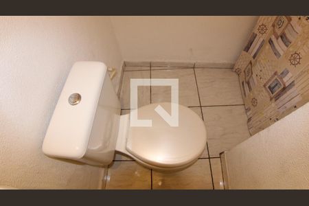 Casa à venda com 67m², 3 quartos e 1 vaga Casa à venda com 67m², 3 quartos e 1 vagaBanheiro