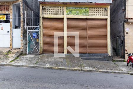 Casa à venda com 200m², 7 quartos e sem vaga Casa à venda com 200m², 7 quartos e sem vagaFachada