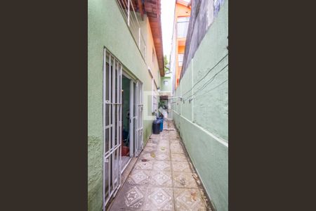 Casa à venda com 200m², 2 quartos e 2 vagas Casa à venda com 200m², 2 quartos e 2 vagasQuintal