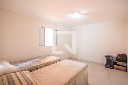 Casa à venda com 200m², 2 quartos e 2 vagas Casa à venda com 200m², 2 quartos e 2 vagasQuarto 2