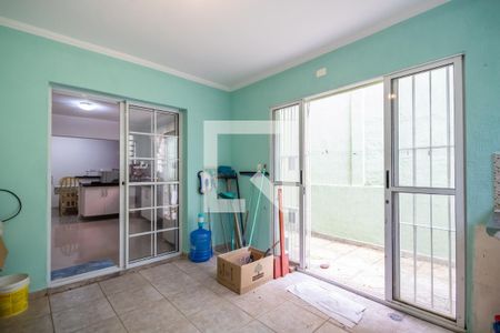 Casa à venda com 200m², 2 quartos e 2 vagas Casa à venda com 200m², 2 quartos e 2 vagasÁrea de Serviço