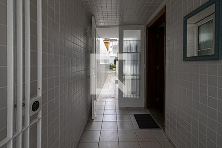 Casa à venda com 220m², 3 quartos e 2 vagashall de entrada e corredor lateral_1