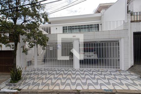 Casa à venda com 220m², 3 quartos e 2 vagasFachada