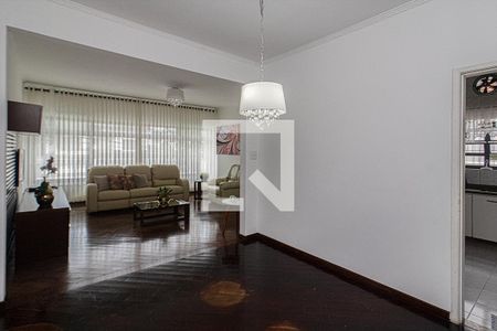 Casa à venda com 220m², 3 quartos e 2 vagasCopa