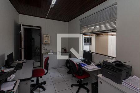 Casa à venda com 220m², 3 quartos e 2 vagasEscritório 2