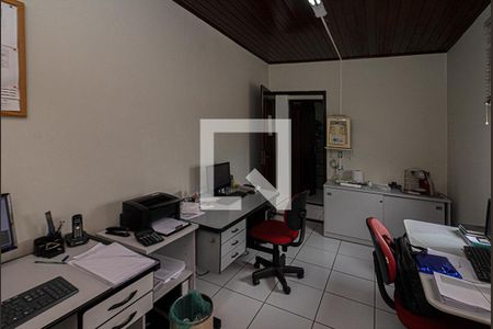 Casa à venda com 220m², 3 quartos e 2 vagasEscritório 2