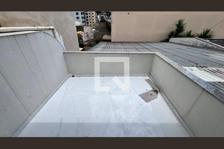 Apartamento para alugar com 118m², 3 quartos e sem vagaVaranda