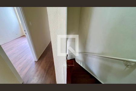 Apartamento para alugar com 118m², 3 quartos e sem vagaEscada