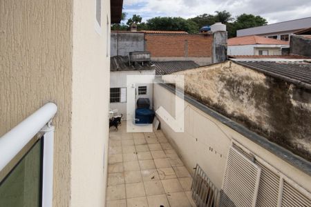 Casa à venda com 160m², 3 quartos e 1 vaga Casa à venda com 160m², 3 quartos e 1 vagaVaranda