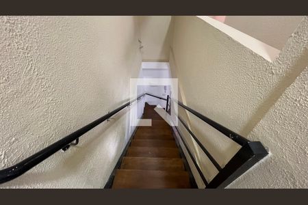 Apartamento para alugar com 103m², 3 quartos e sem vagaEscada