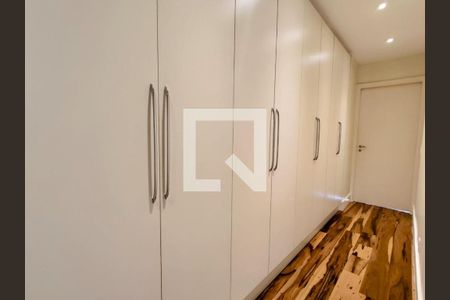 Apartamento à venda com 188m², 3 quartos e 3 vagasFoto 01