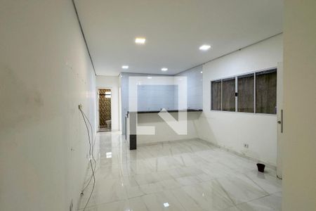 Sala de casa para alugar com 2 quartos, 60m² em Jardim Maria Helena, Barueri