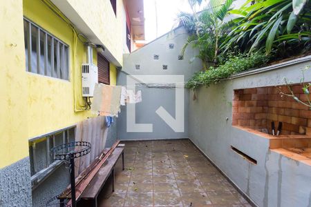 Casa à venda com 156m², 3 quartos e 2 vagasQuintal