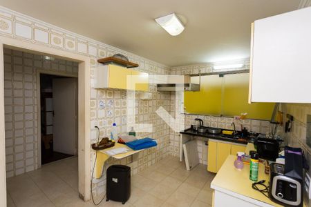 Casa à venda com 156m², 3 quartos e 2 vagasCozinha