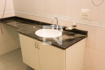 Casa à venda com 156m², 3 quartos e 2 vagasBanheiro