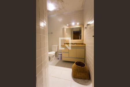 Casa à venda com 156m², 3 quartos e 2 vagasBanheiro da Suíte